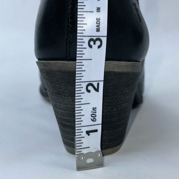 Frye Leather Bootie. Black. Working Zipper on Both Sides of Boot. Sz 9.5. - Picture 9 of 16